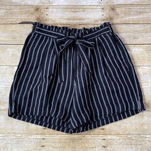 A New Day Black Stripe Knit Shorts Size Medium